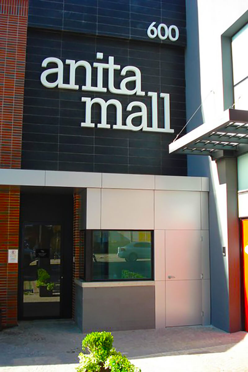 Anita Mall